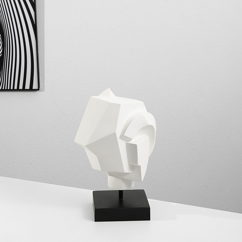 TRISTAN DECORATIVE ORNAMENT '24